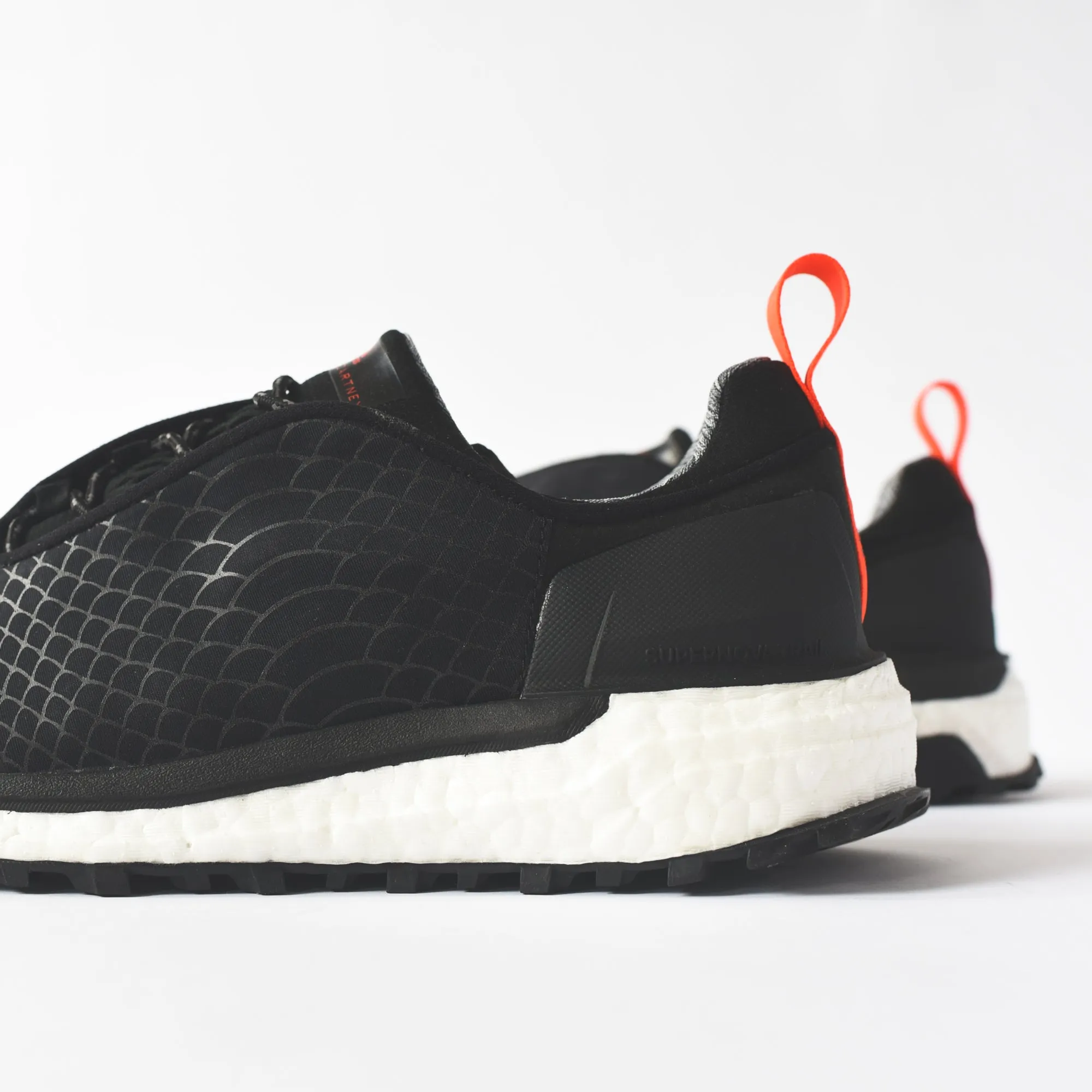 adidas by Stella McCartney Supernova Trail - Black / White / Energy