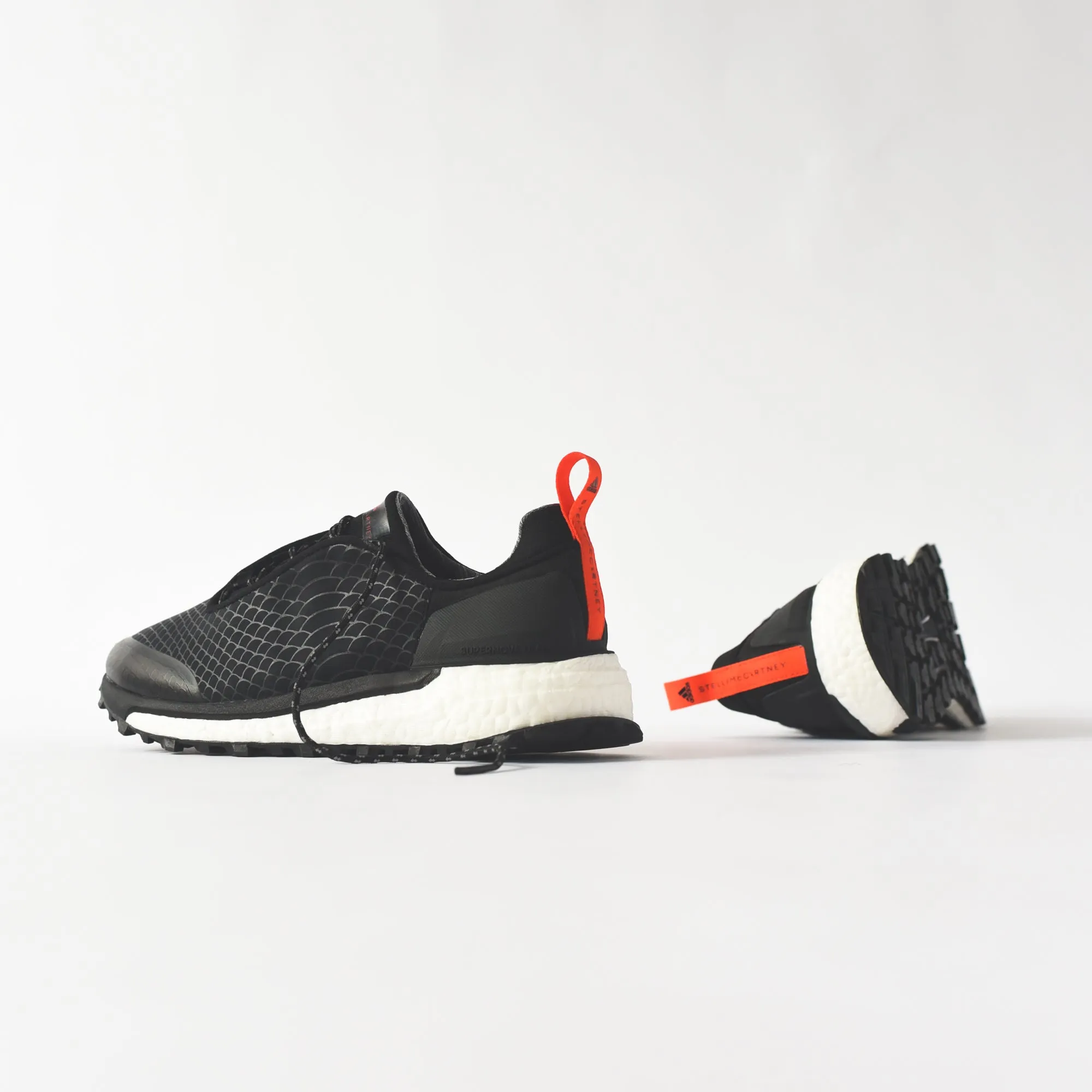 adidas by Stella McCartney Supernova Trail - Black / White / Energy