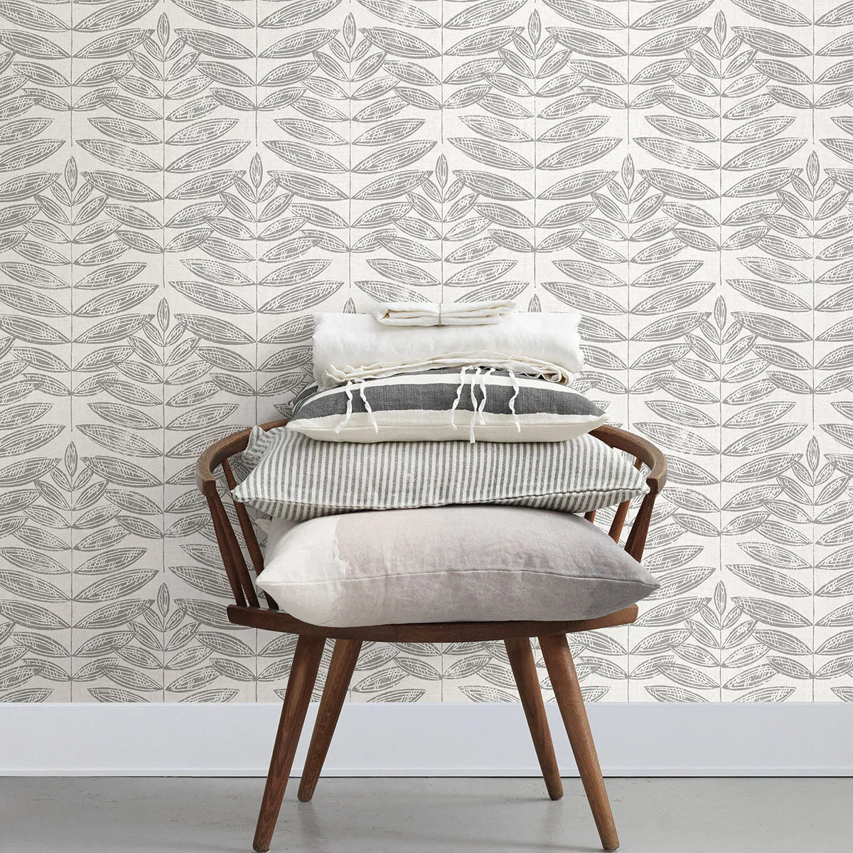Akira Grey Leaf Wallpaper