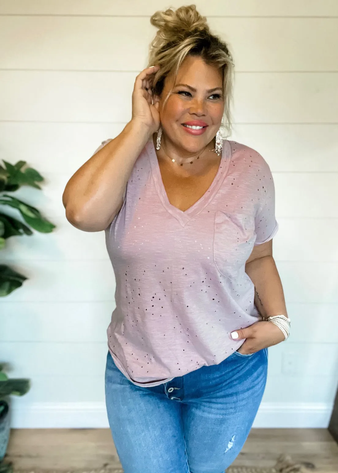 DISTRESSED BOYFRIEND TEE