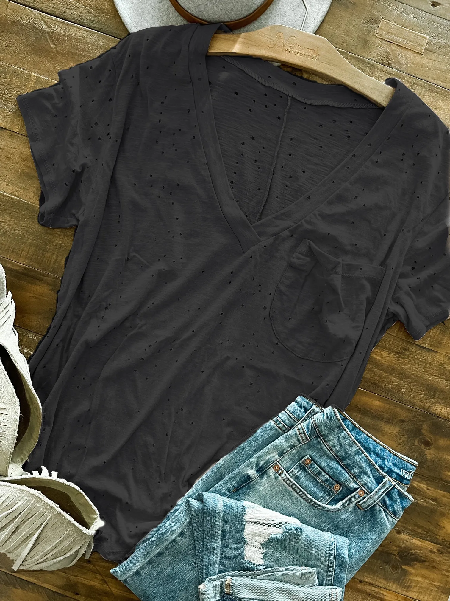 DISTRESSED BOYFRIEND TEE
