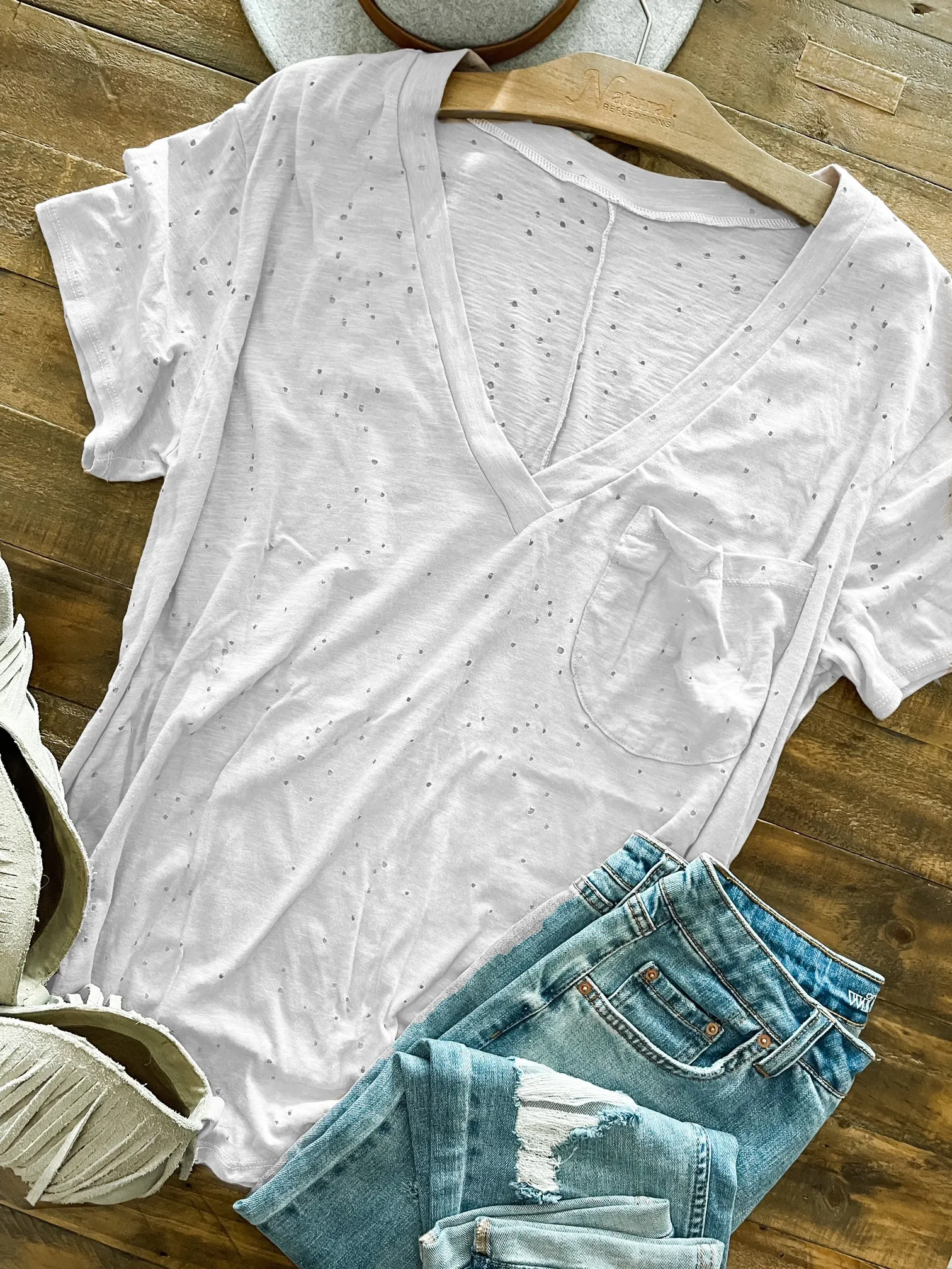 DISTRESSED BOYFRIEND TEE