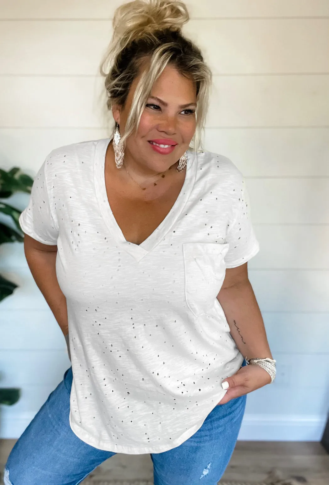 DISTRESSED BOYFRIEND TEE
