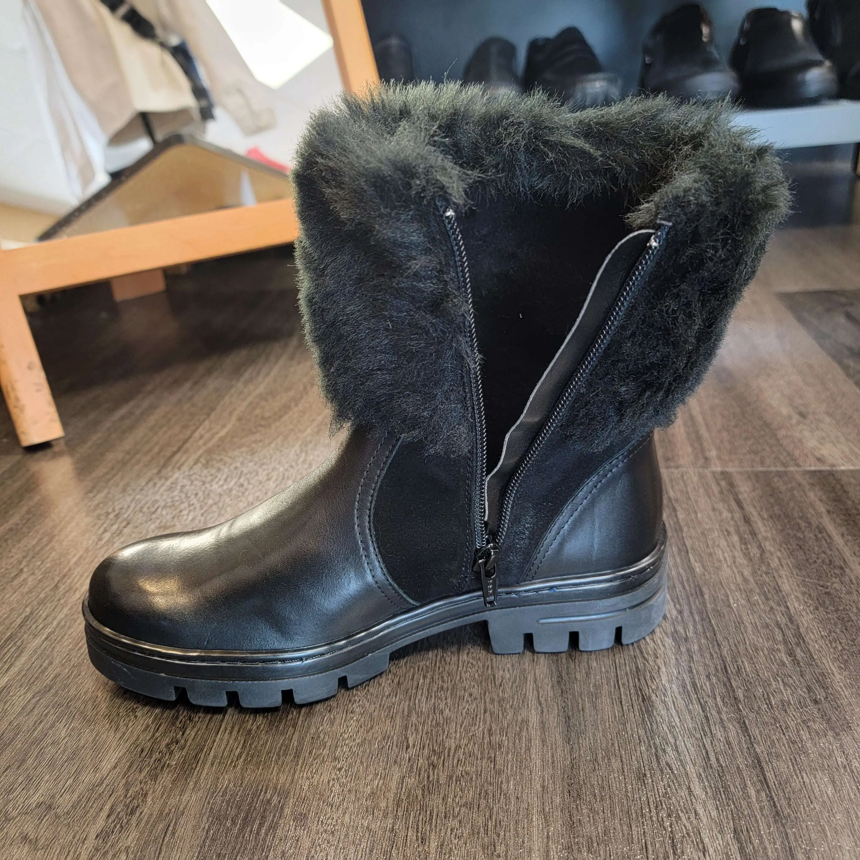 ERIC MICHAEL - AVON - Black & Grey