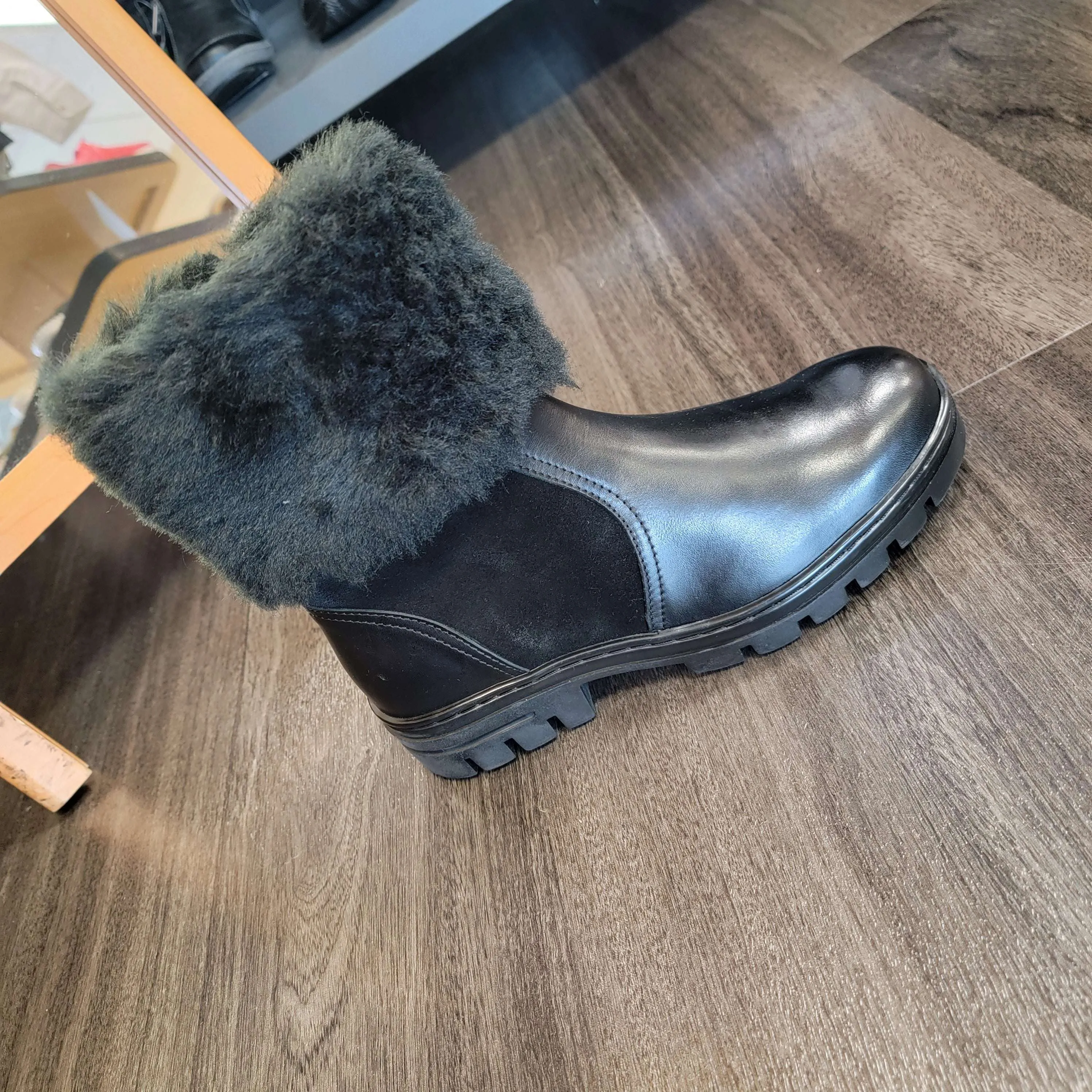 ERIC MICHAEL - AVON - Black & Grey